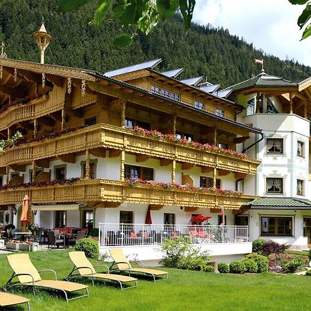 Ferienhof Oblasser Hotel Mayrhofen Exterior photo