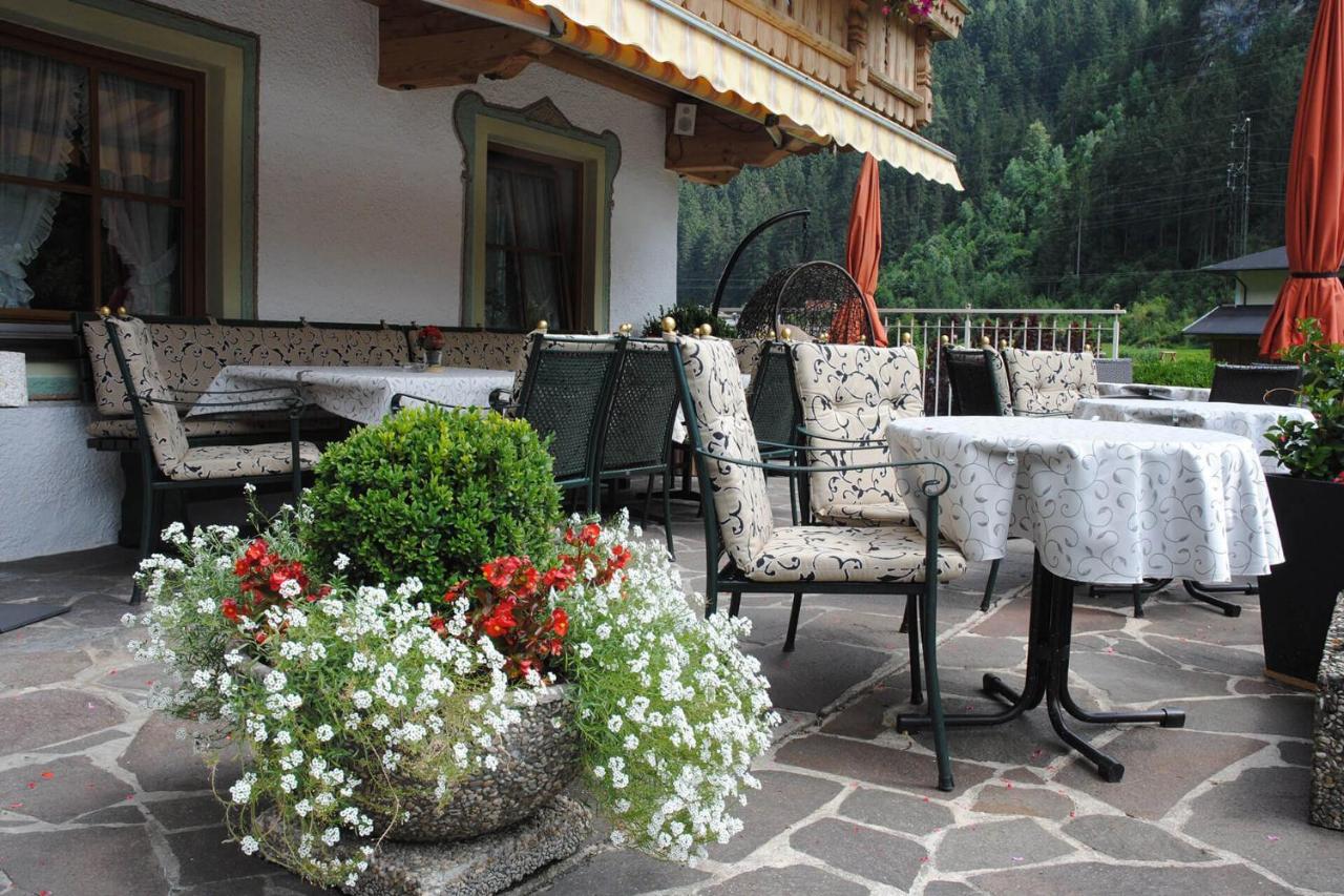 Ferienhof Oblasser Hotel Mayrhofen Exterior photo