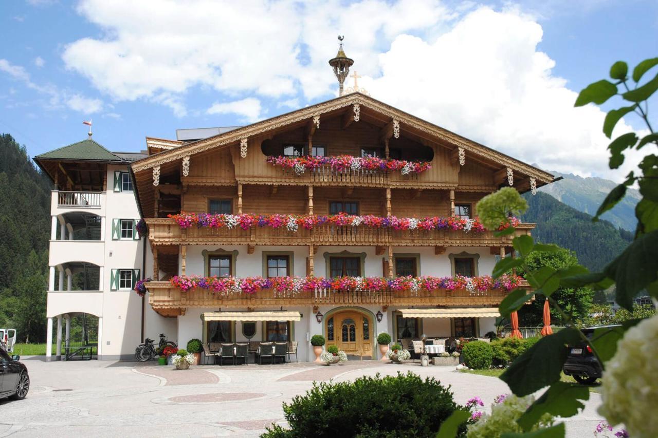 Ferienhof Oblasser Hotel Mayrhofen Exterior photo