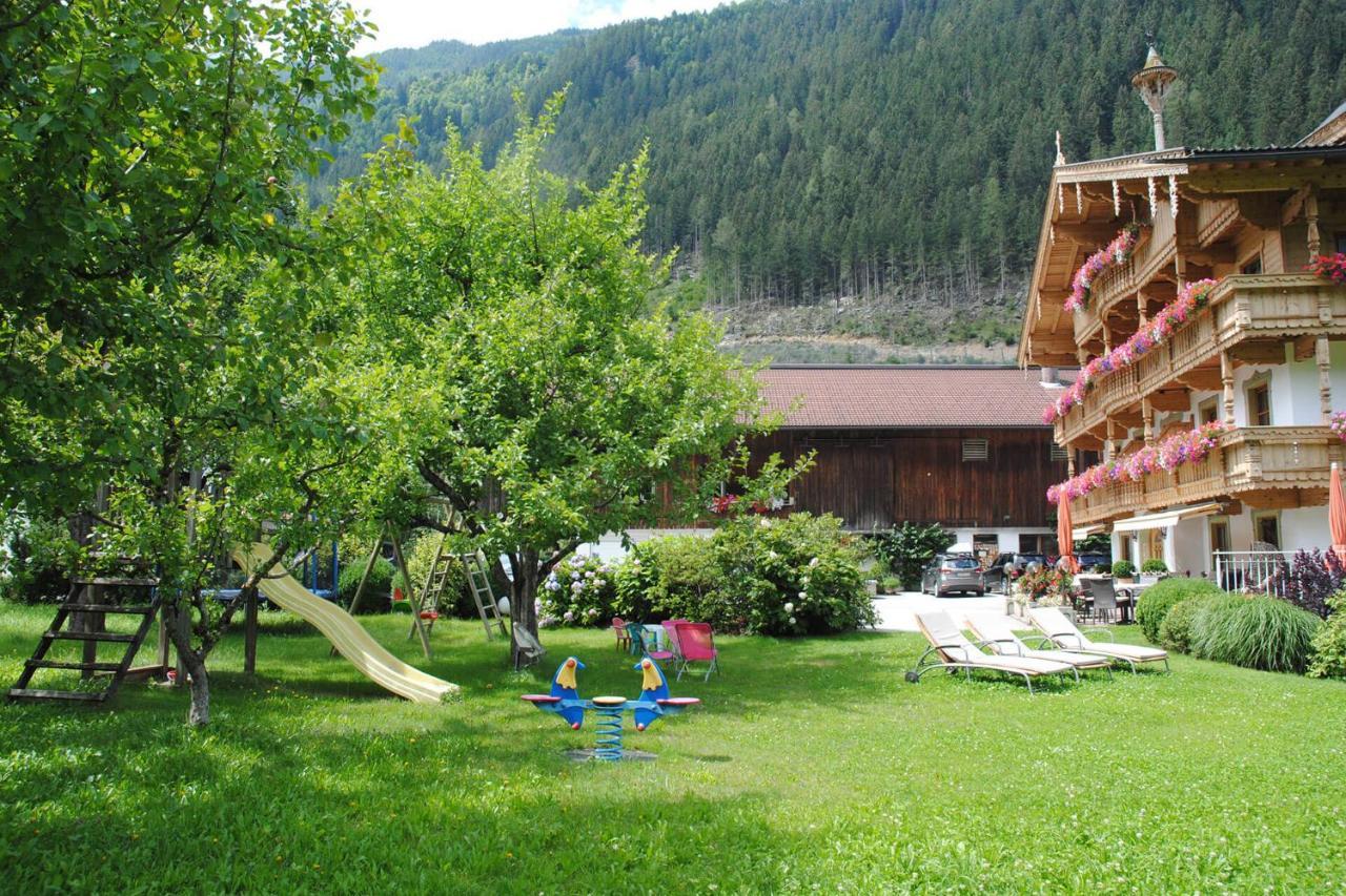 Ferienhof Oblasser Hotel Mayrhofen Exterior photo